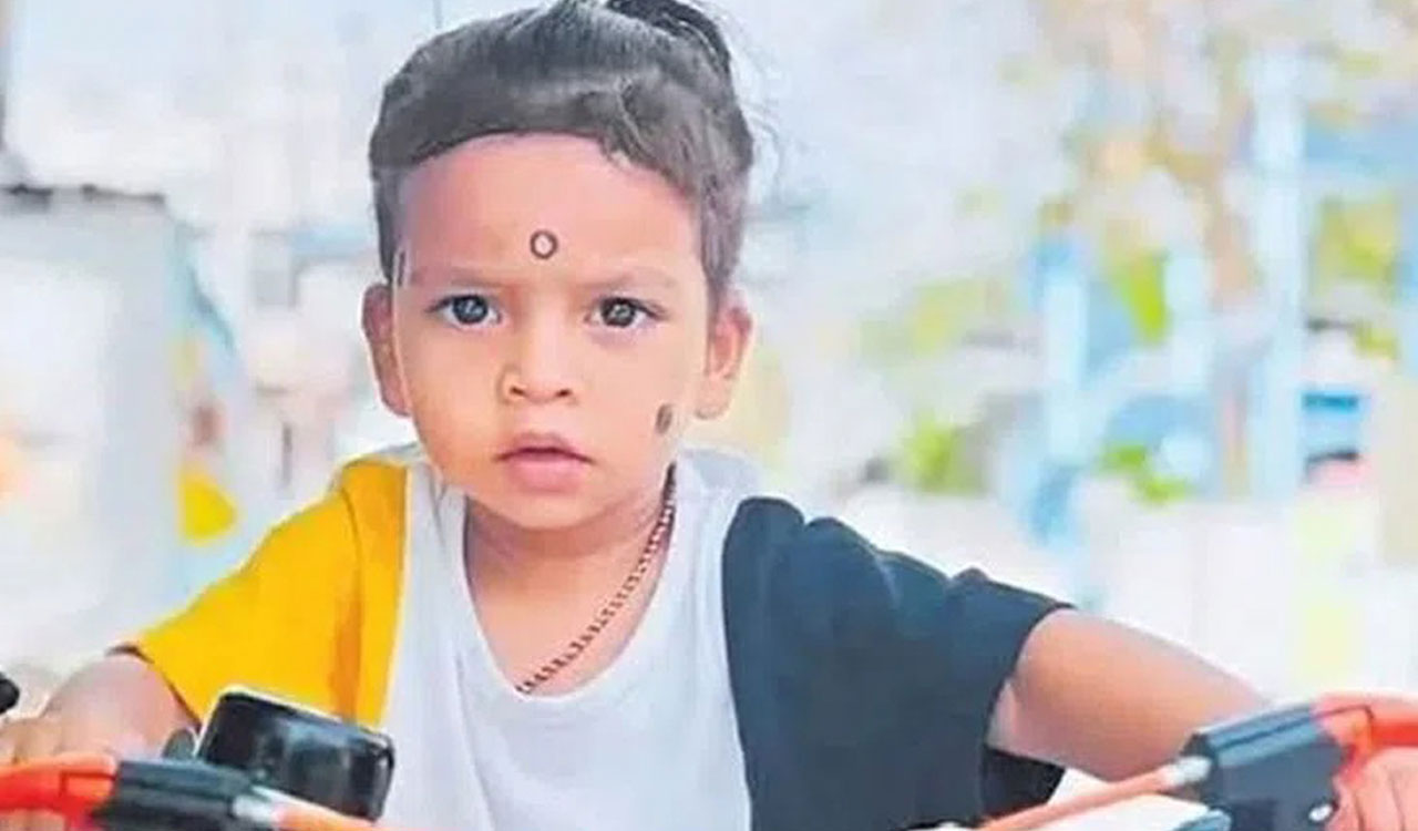 Khammam: Two-Year-Old Dies After Ambulance Gets Stuck in Ganesh Procession Traffic