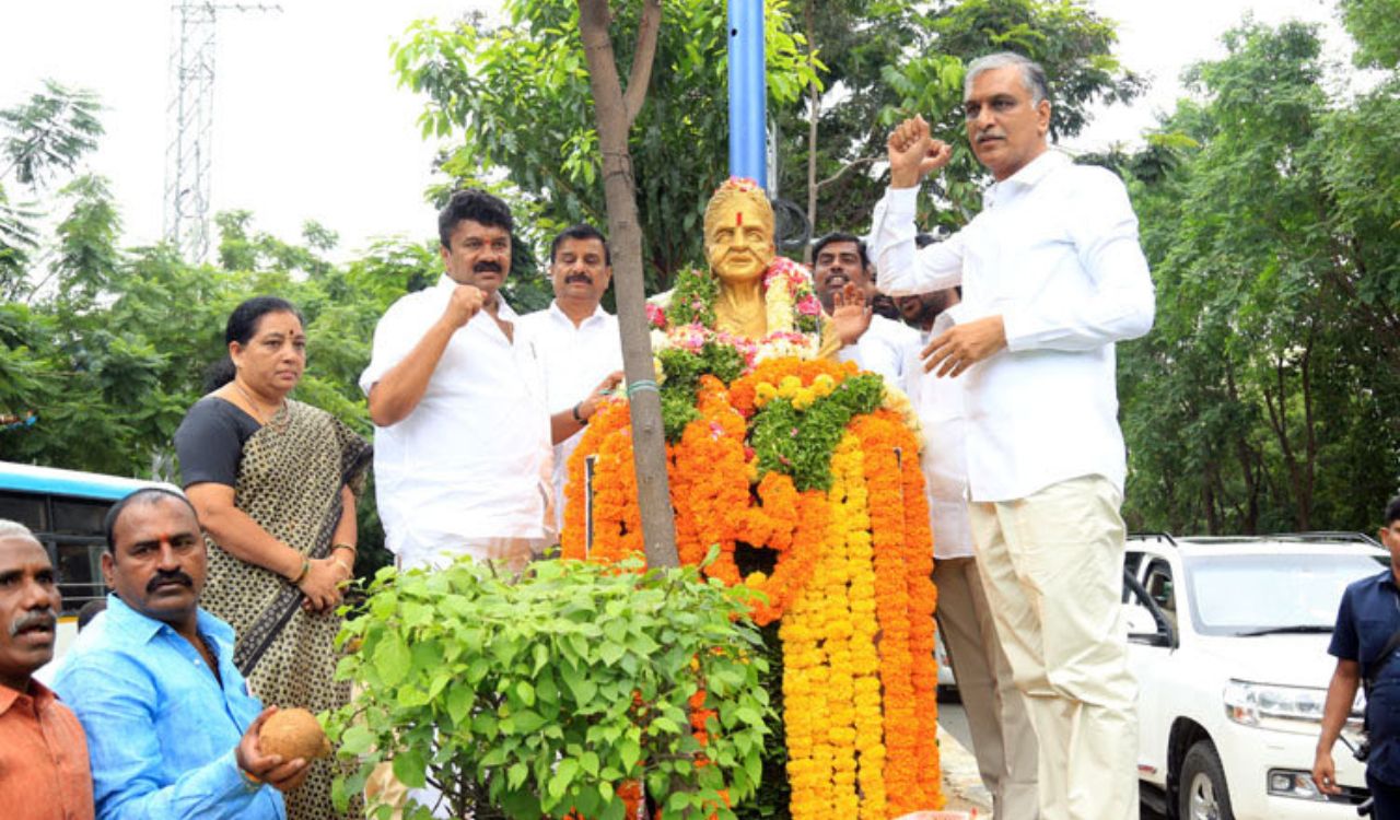 Telangana: Harish Rao Unveils Chakali Ilamma Statue in Gajwel