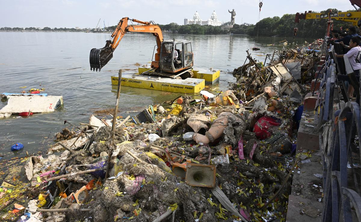 Hyderabad: HMDA Begins Cleanup After Ganesh Idol Immersion