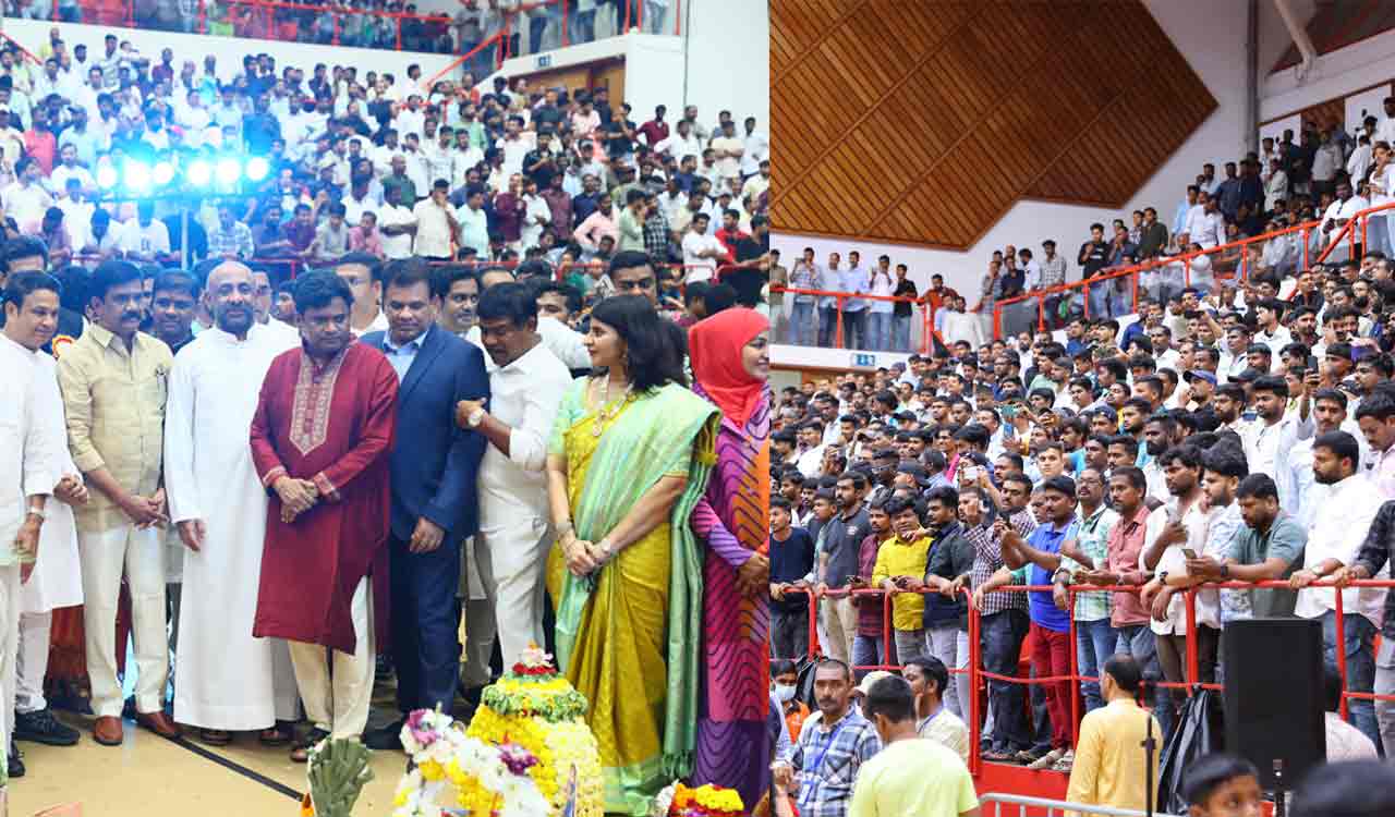 Dubai Bathukamma Celebrations Draw Telangana NRIs, KTR Misses Event